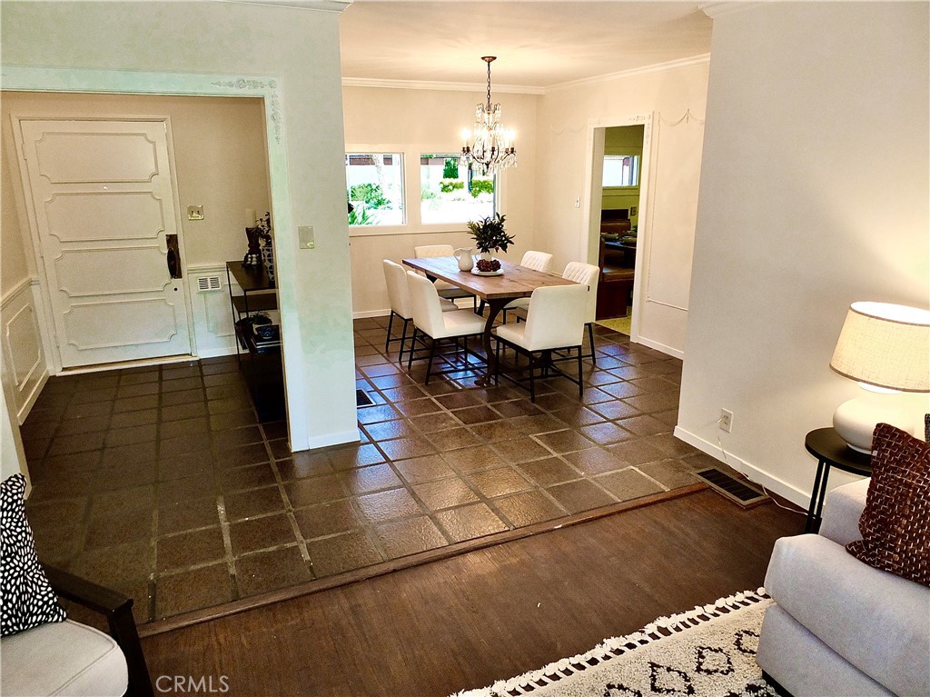 600 W Terrylynn Place