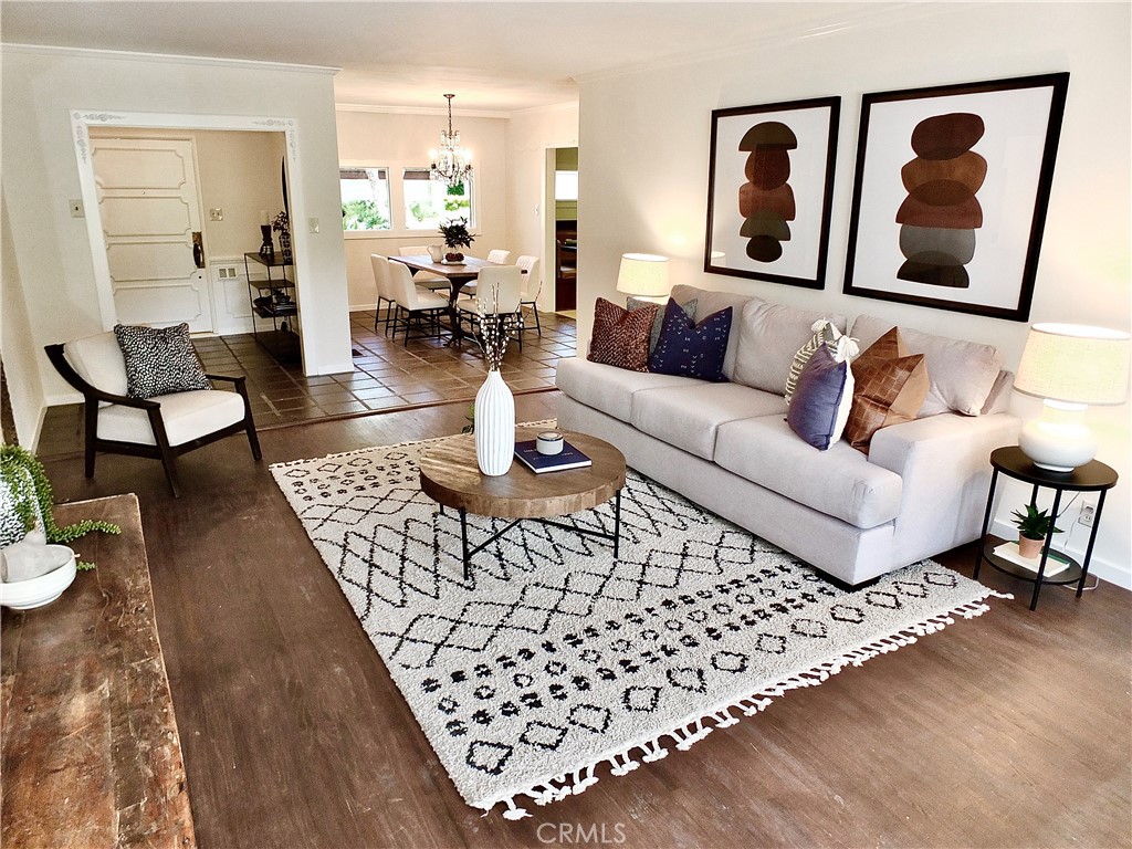 600 W Terrylynn Place