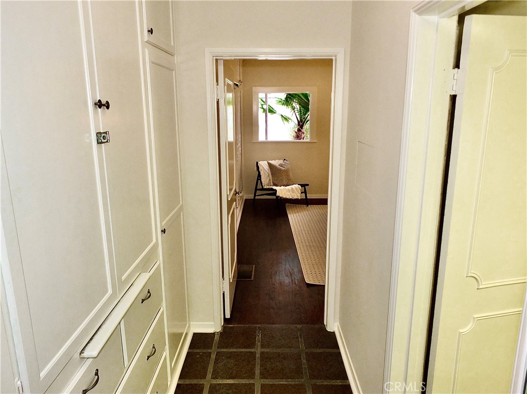 600 W Terrylynn Place