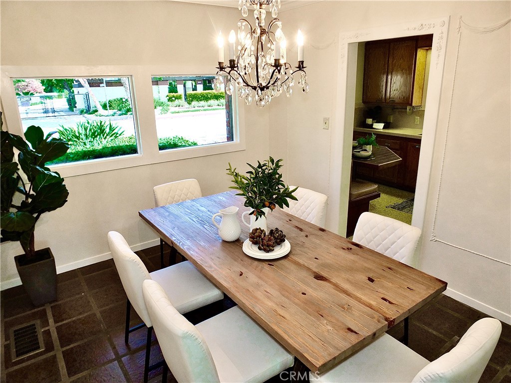 600 W Terrylynn Place