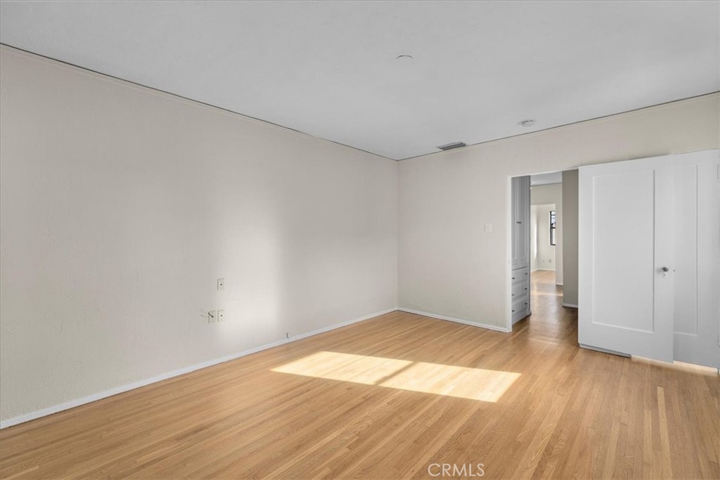 3736 Cerritos Avenue