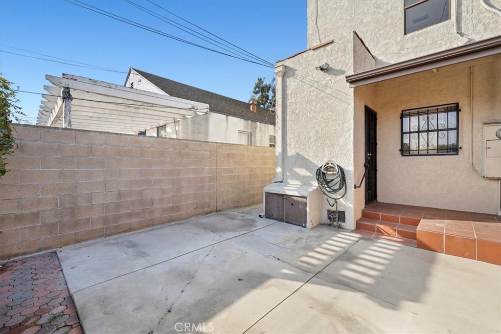 3736 Cerritos Avenue