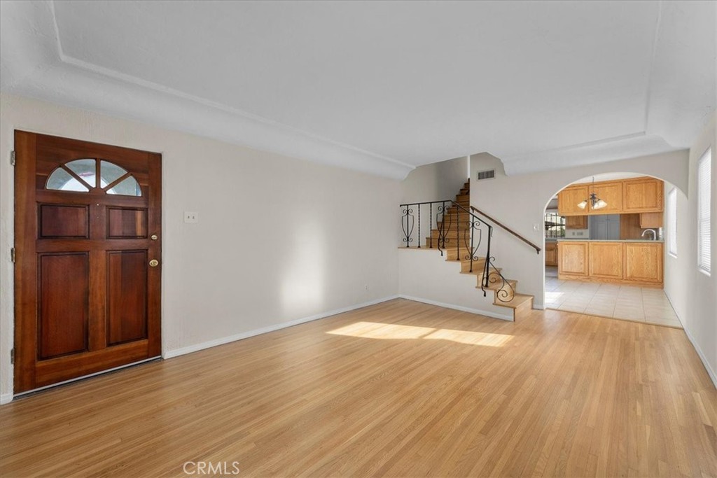 3736 Cerritos Avenue