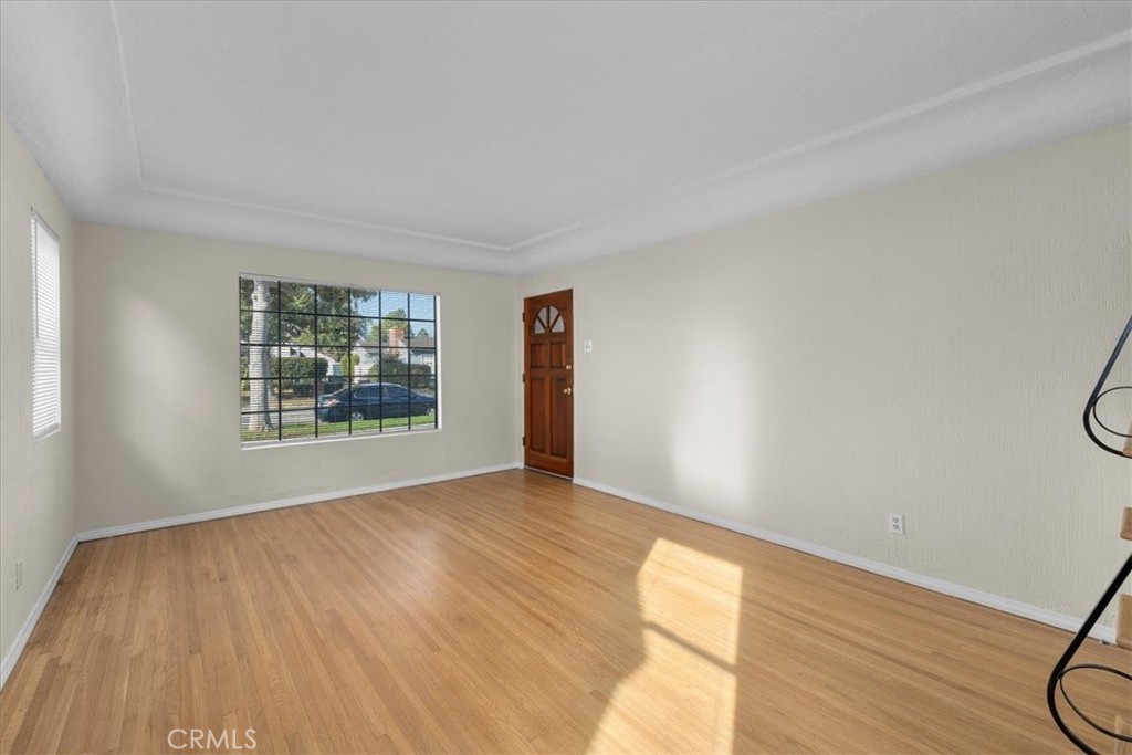 3736 Cerritos Avenue