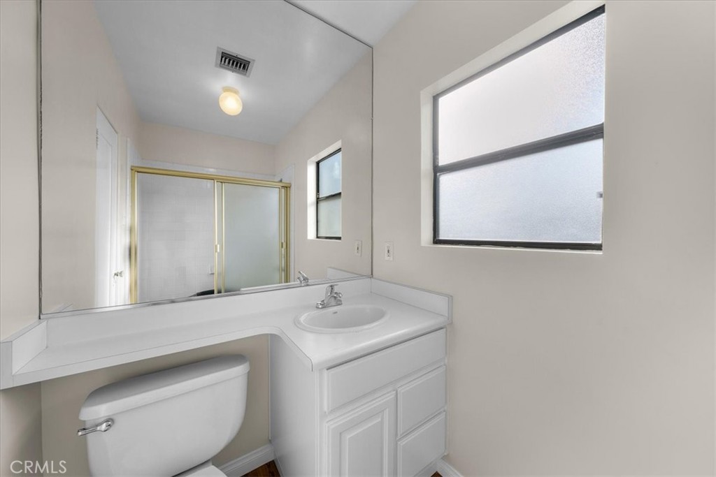 3736 Cerritos Avenue