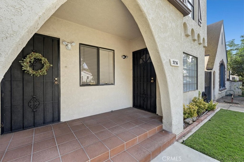 3736 Cerritos Avenue