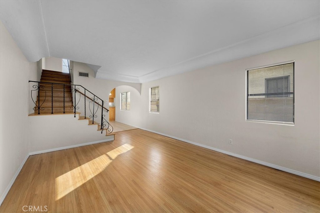 3736 Cerritos Avenue