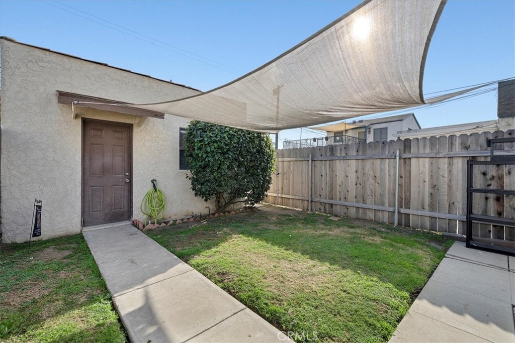 3736 Cerritos Avenue