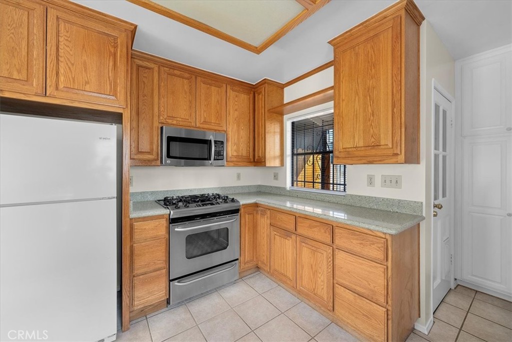 3736 Cerritos Avenue