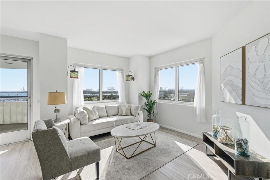 525 E Seaside 1104