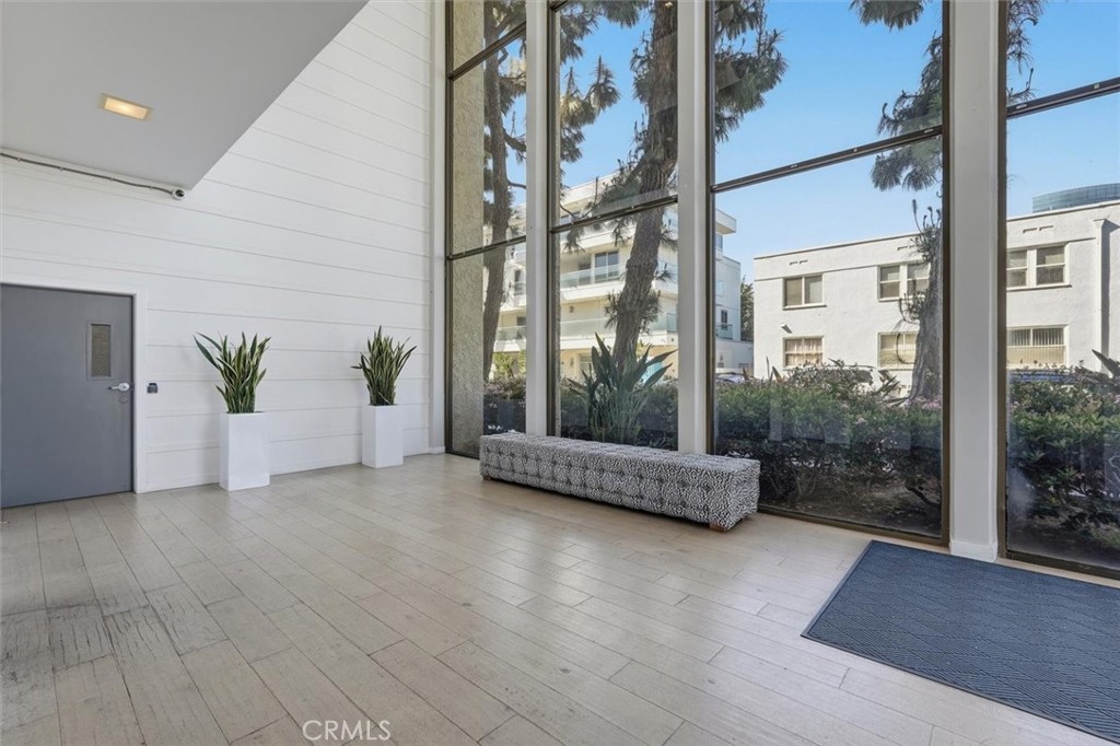 1140 E Ocean Blvd 141