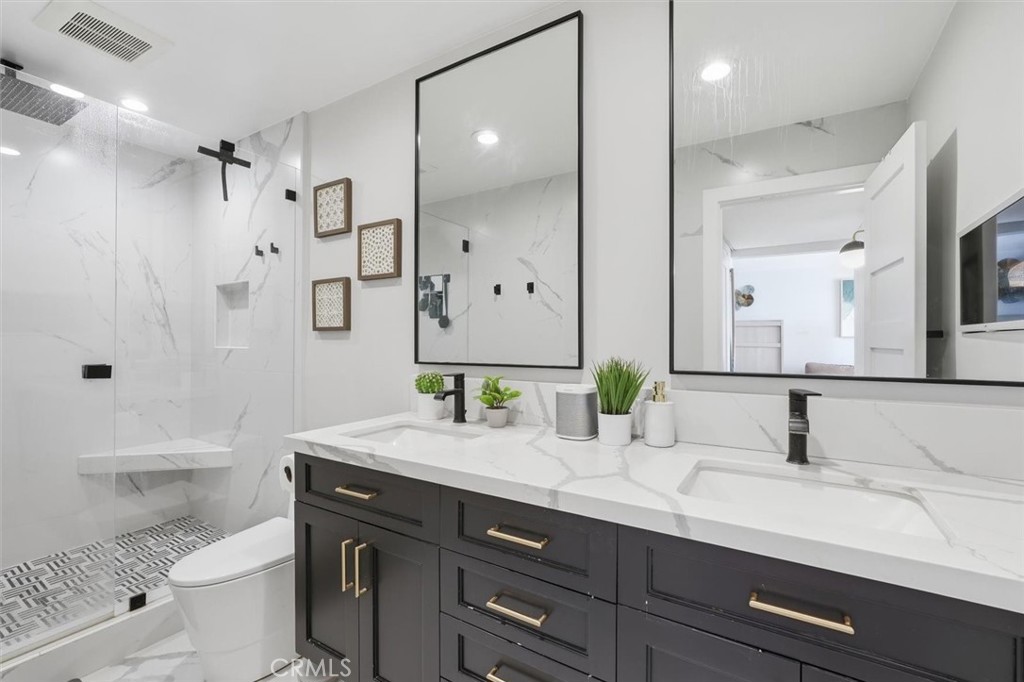 1140 E Ocean Blvd 141