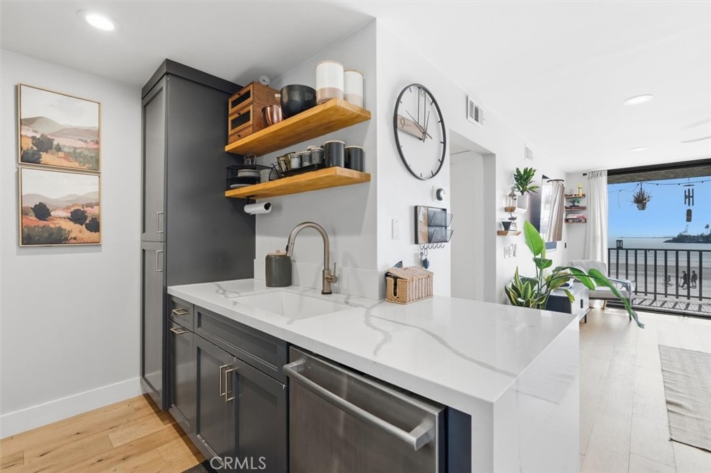 1140 E Ocean Blvd 141