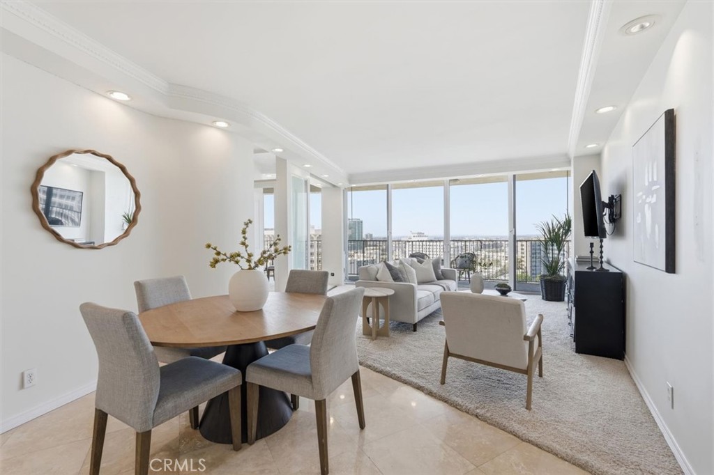 700 E Ocean Boulevard 2002
