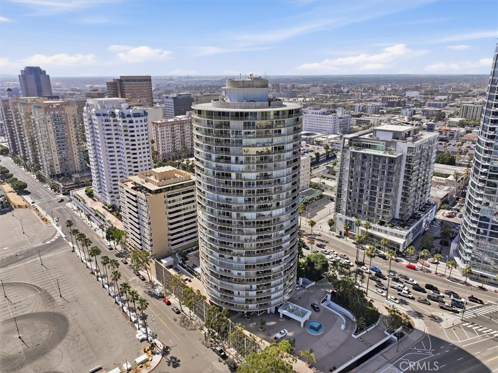 700 E Ocean Boulevard 2002