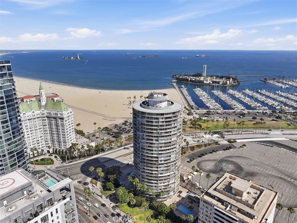 700 E Ocean Boulevard 2002