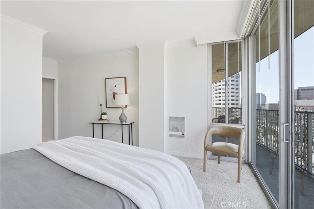 700 E Ocean Boulevard 2002