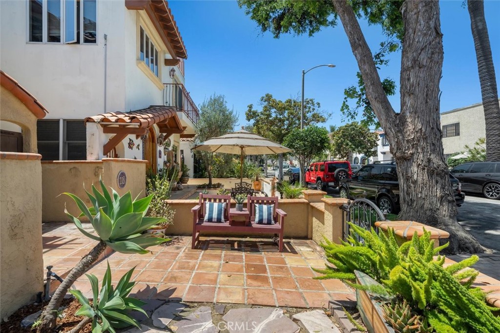 118 Glendora Avenue