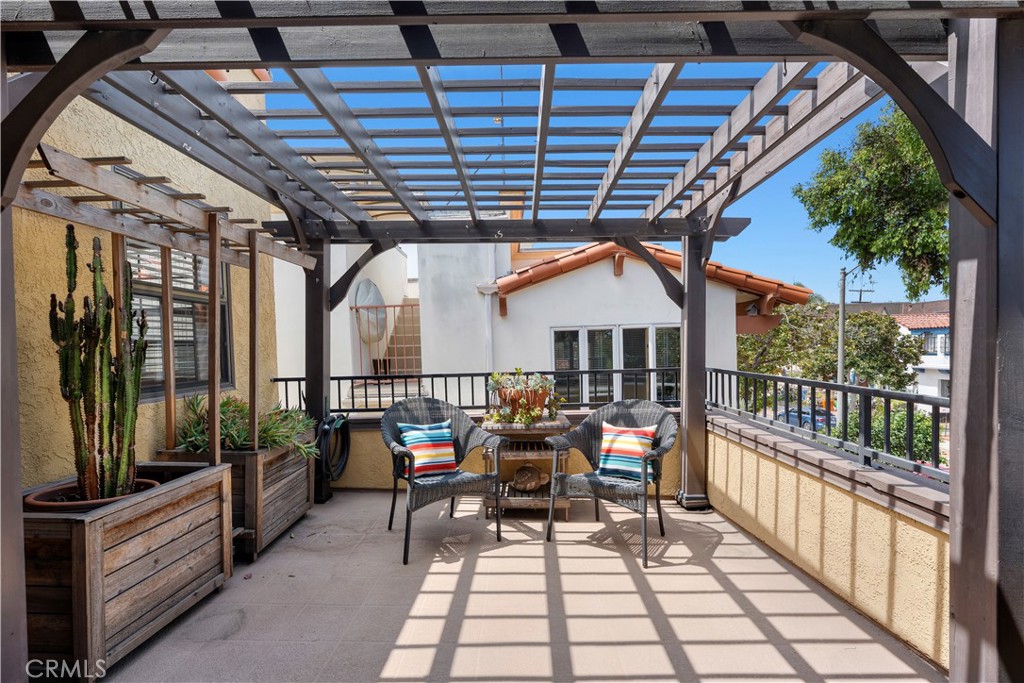 118 Glendora Avenue
