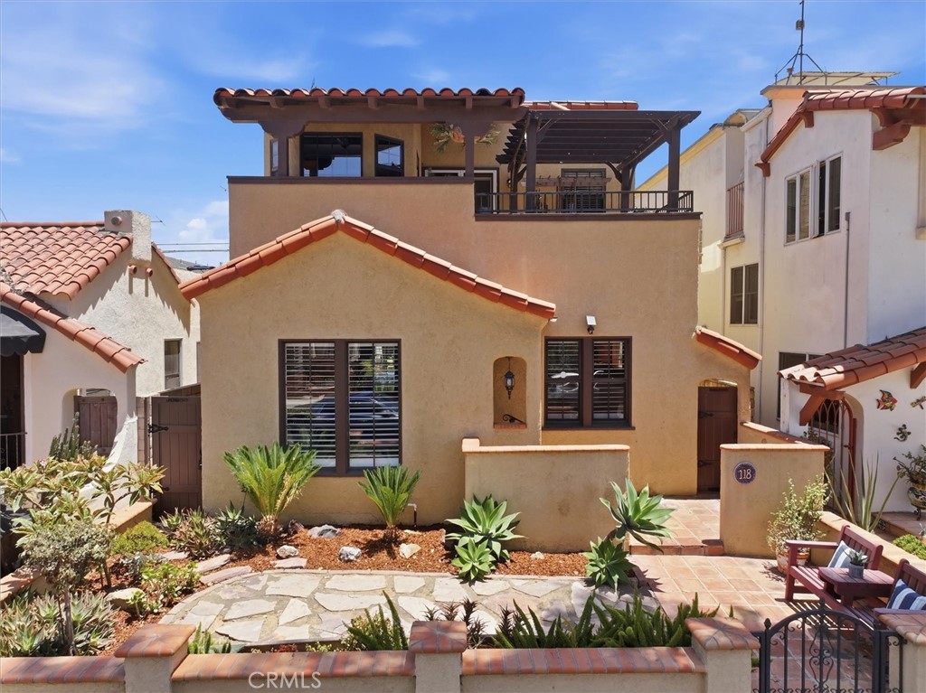 118 Glendora Avenue