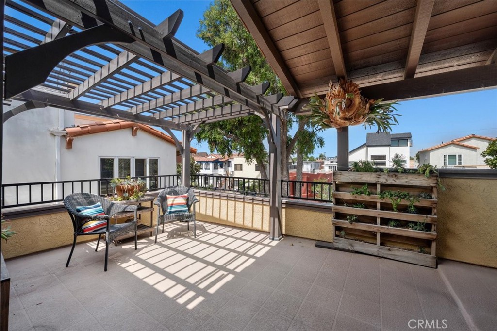 118 Glendora Avenue