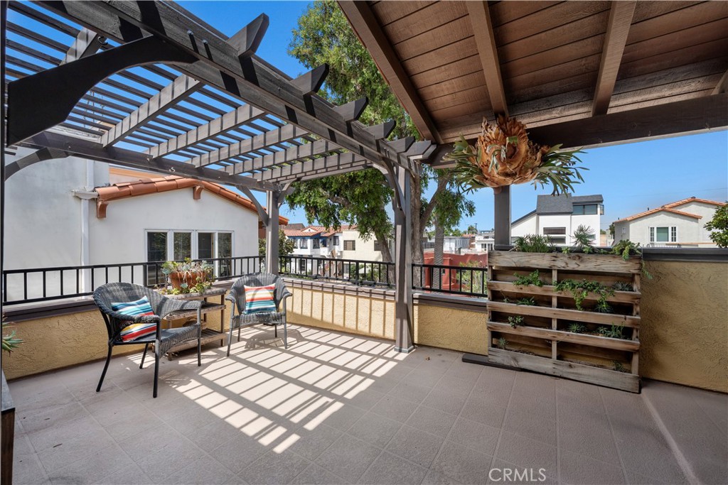 118 Glendora Avenue
