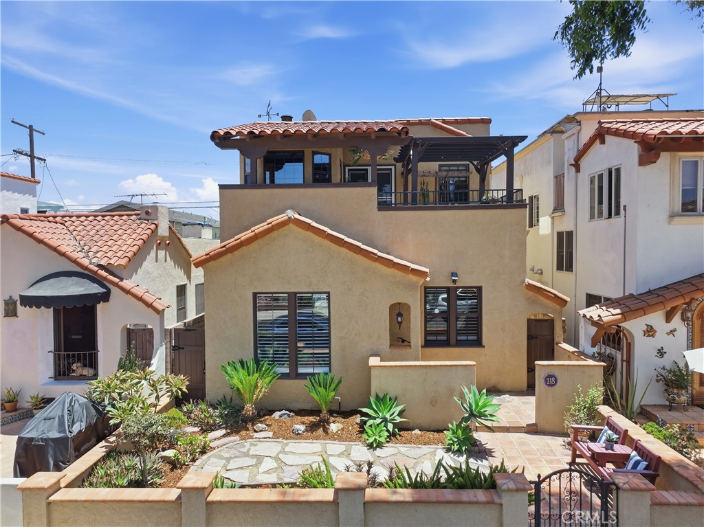 118 Glendora Avenue