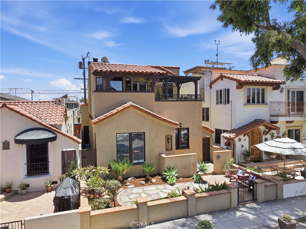 118 Glendora Avenue