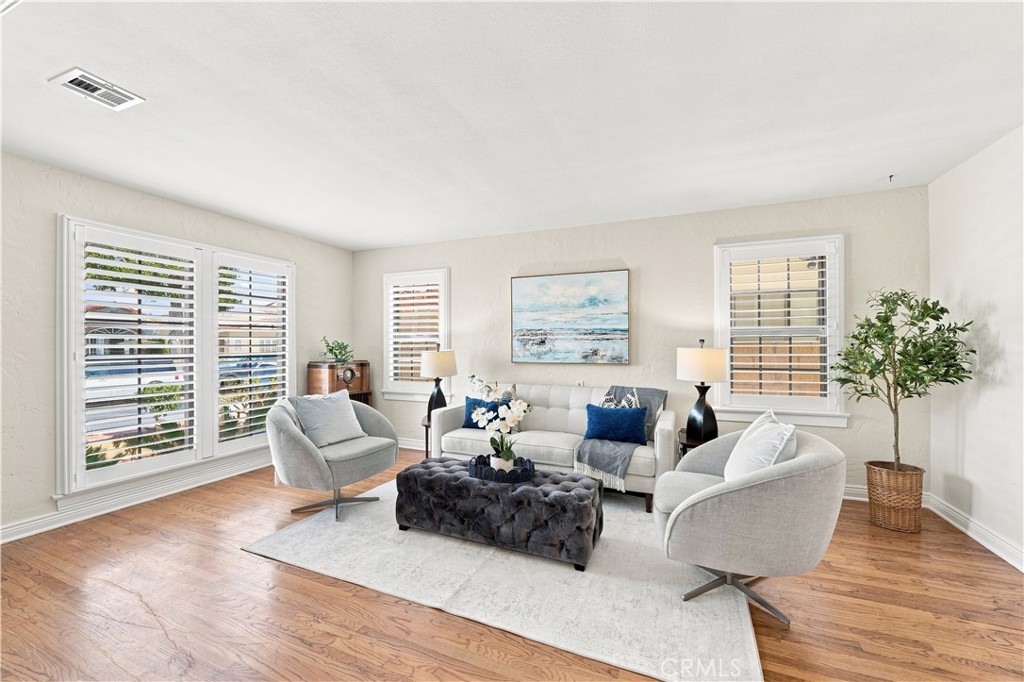 118 Glendora Avenue