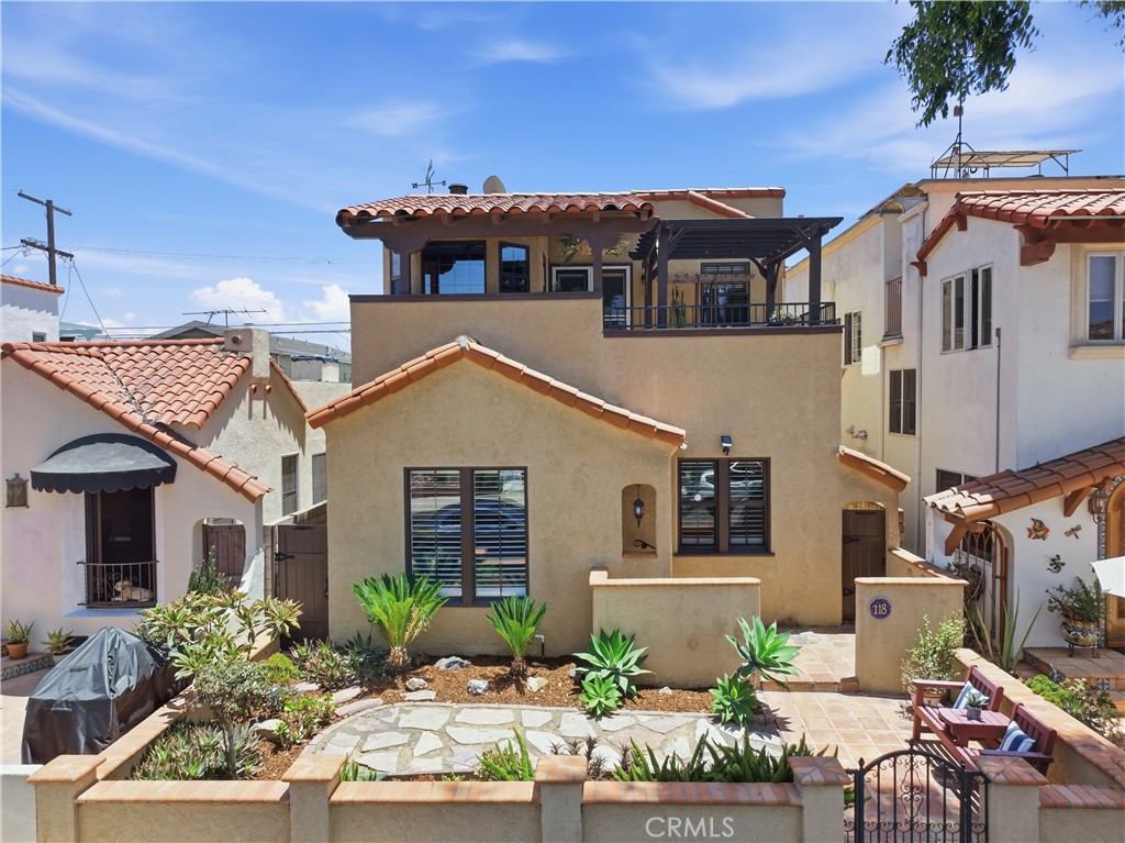 118 Glendora Avenue