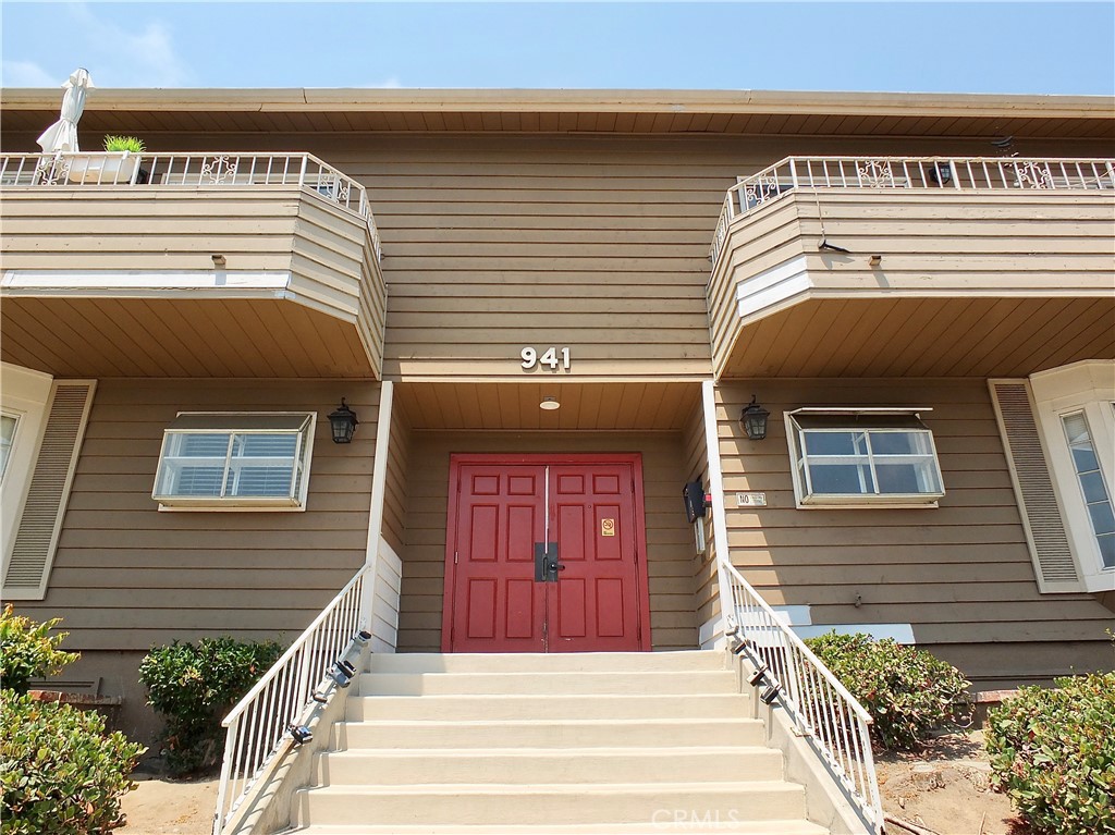 941 Elm