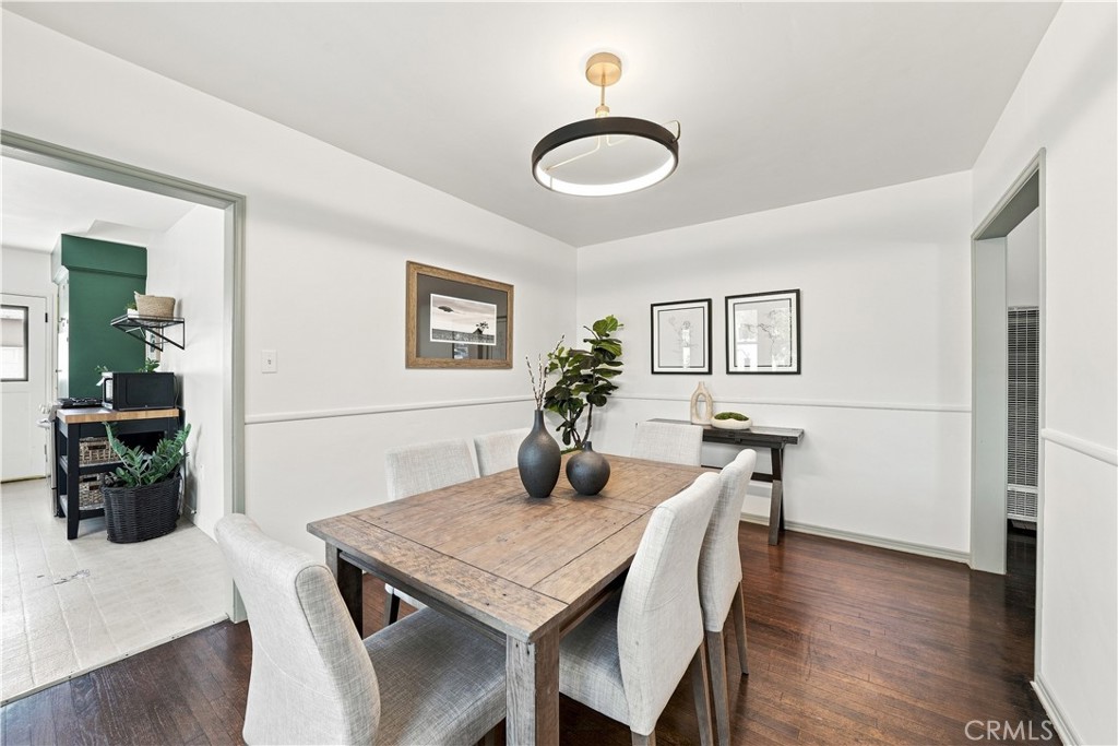 528 W Burnett