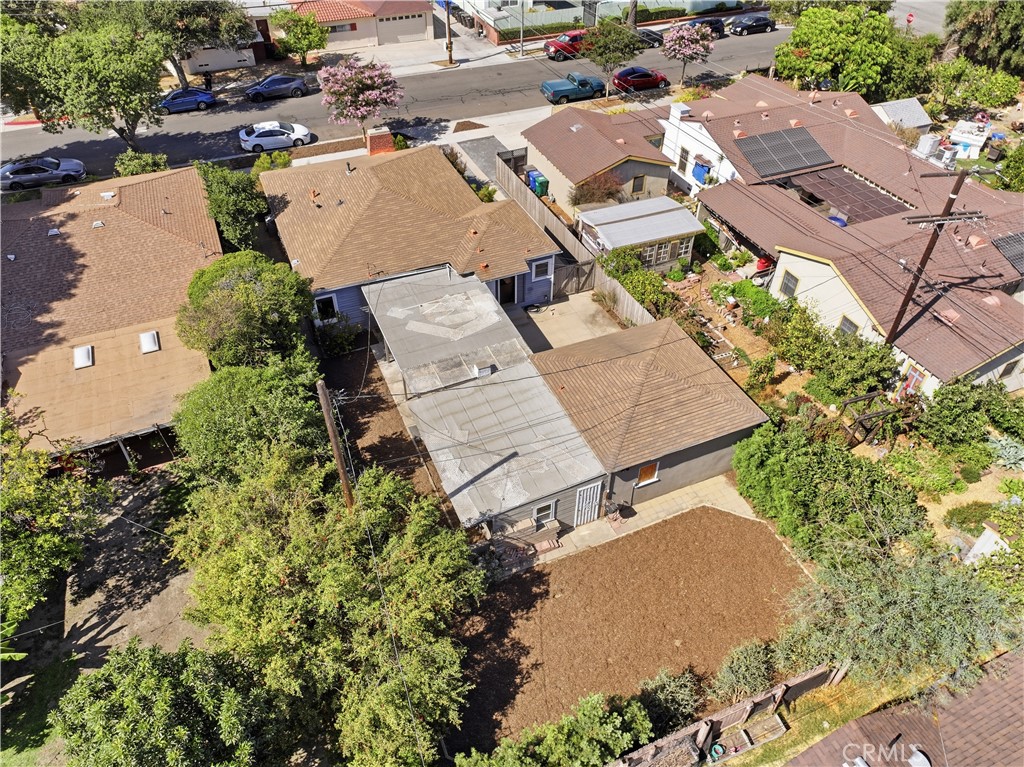 528 W Burnett