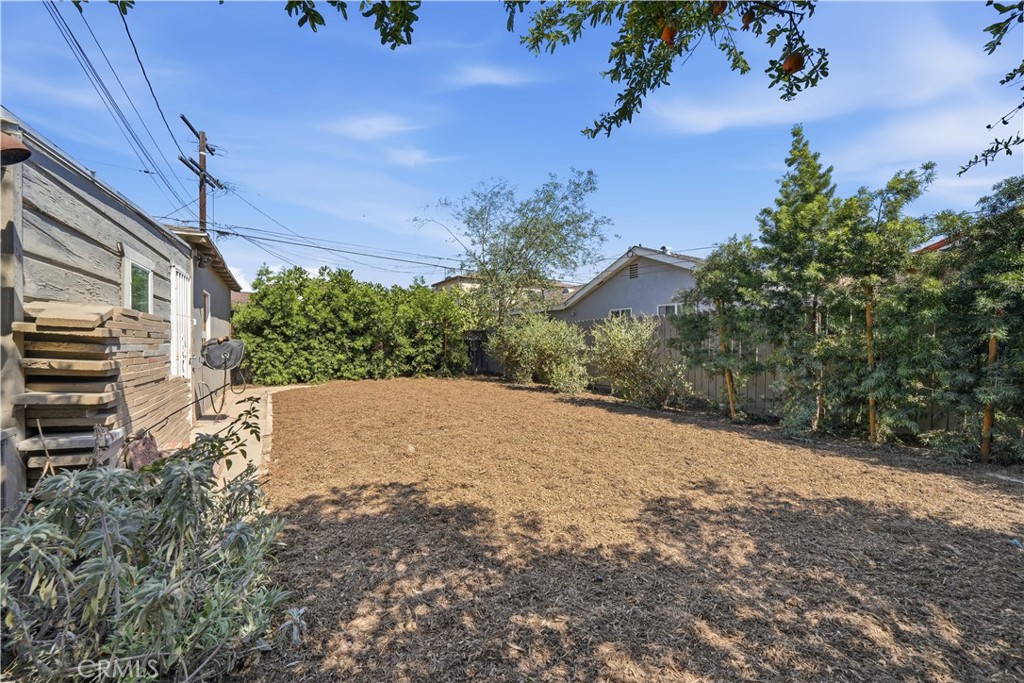 528 W Burnett