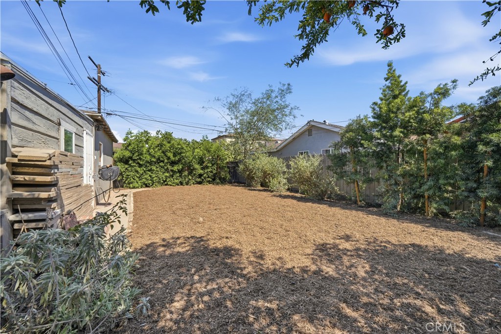 528 W Burnett