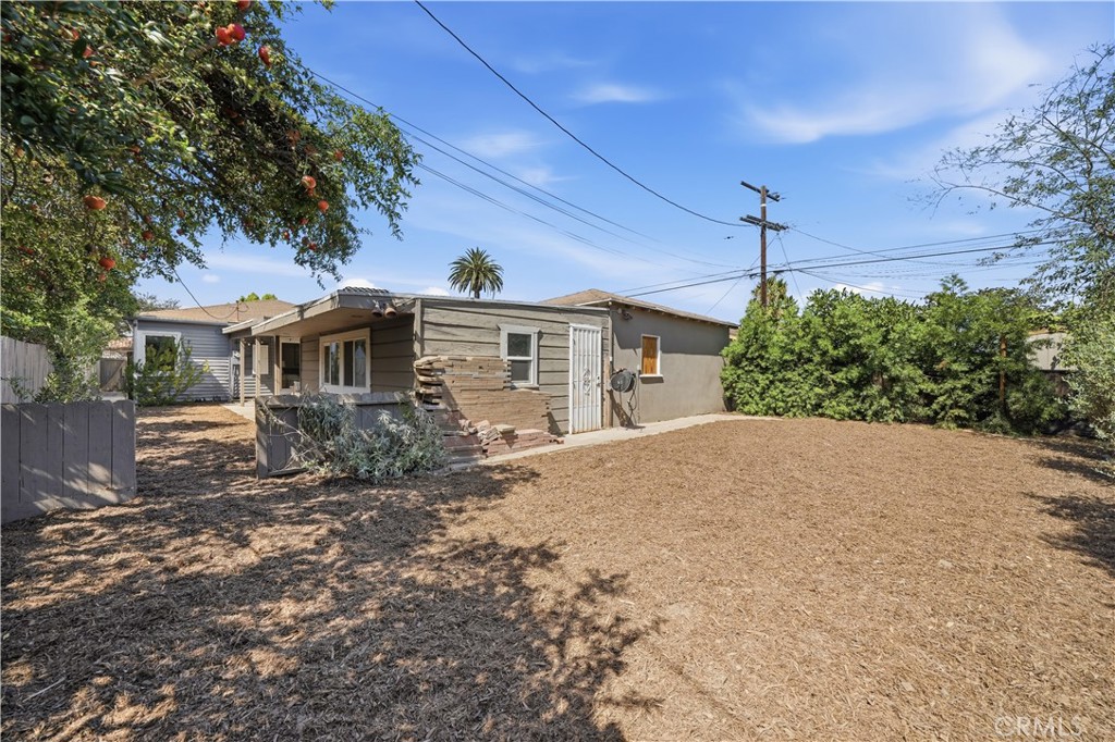 528 W Burnett