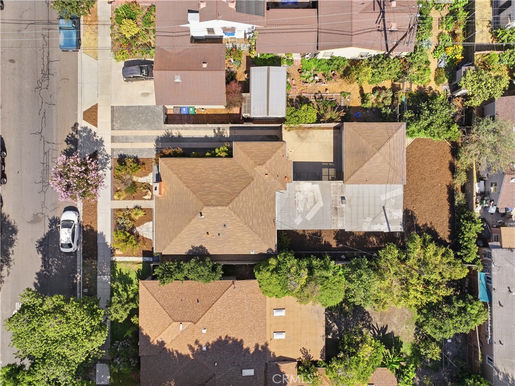 528 W Burnett