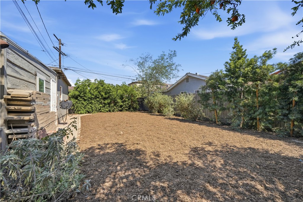 528 W Burnett