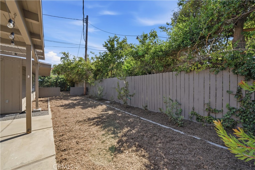 528 W Burnett