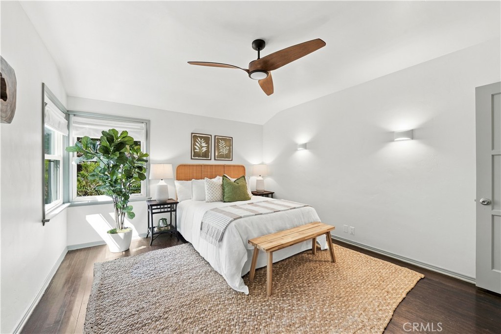 528 W Burnett
