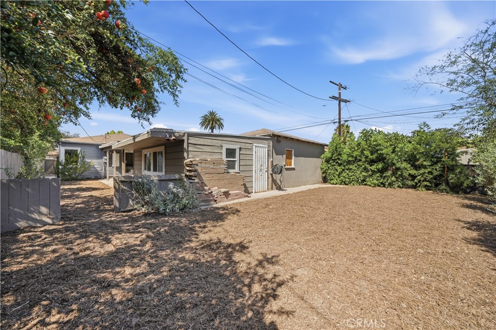528 W Burnett