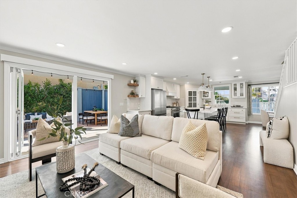 1800 Clark Lane