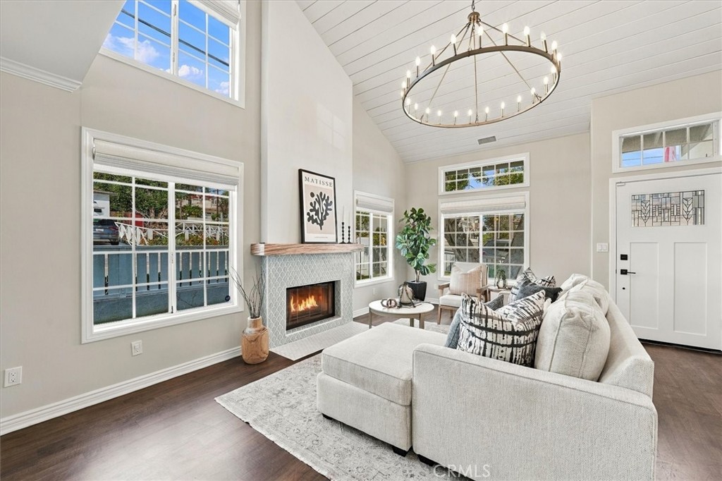 1800 Clark Lane