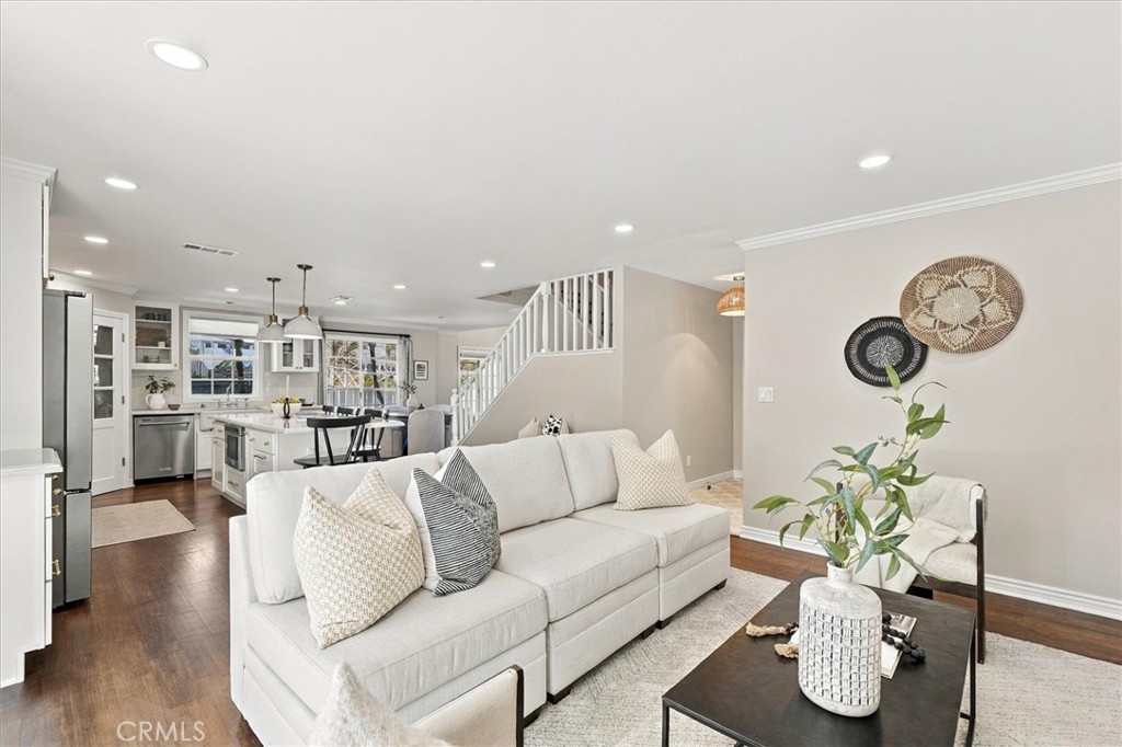 1800 Clark Lane
