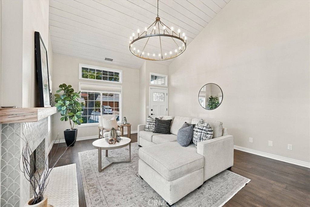 1800 Clark Lane