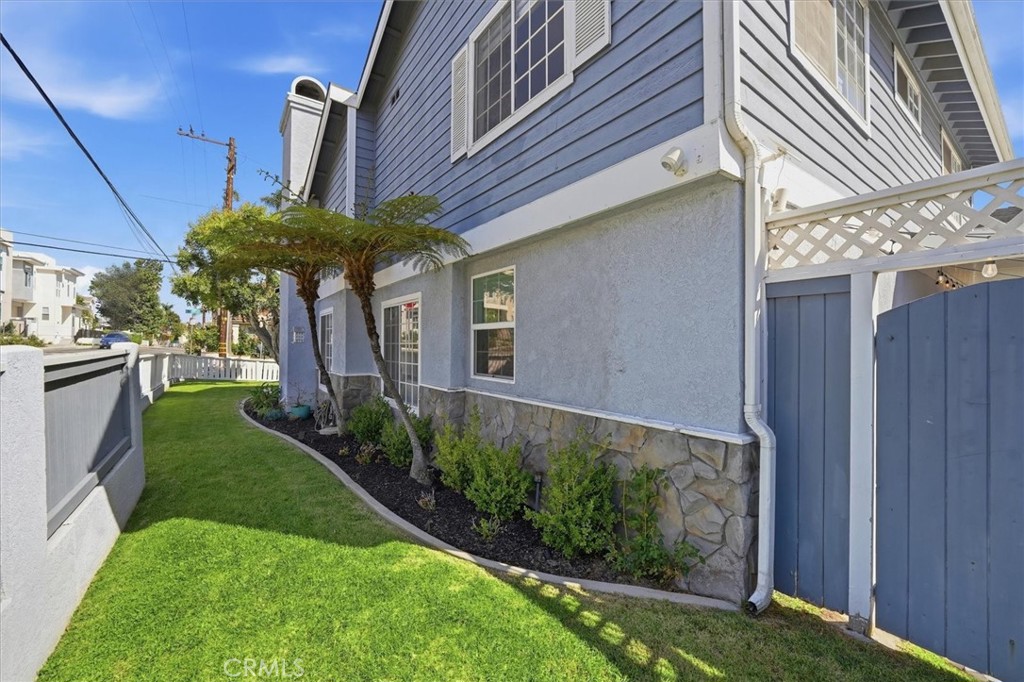 1800 Clark Lane
