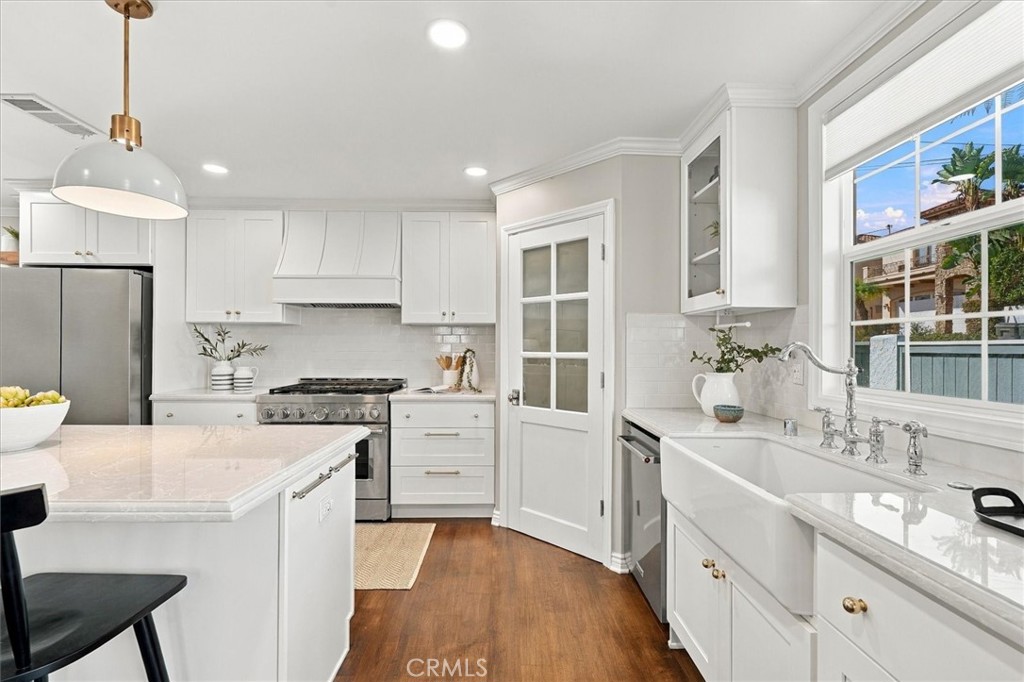 1800 Clark Lane