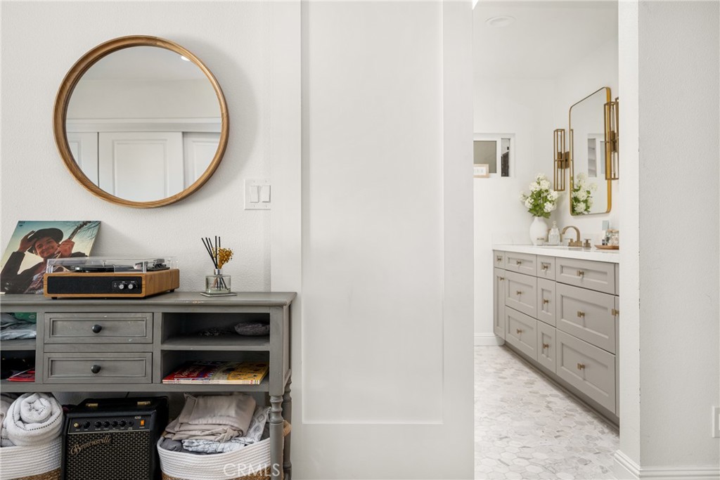 2120 N Greenbrier Road