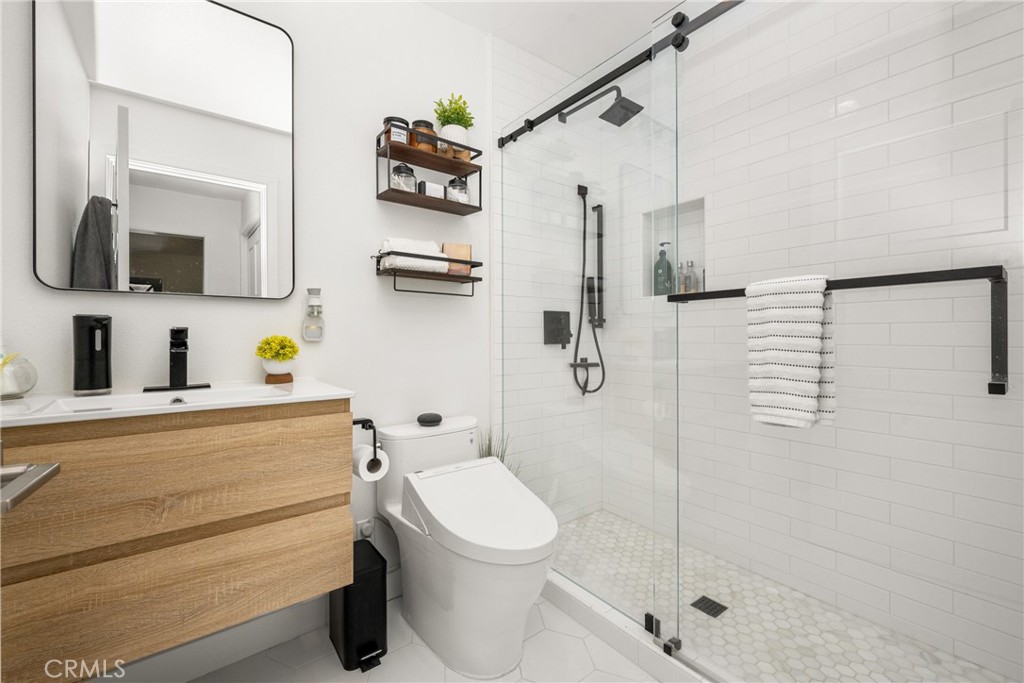 2120 N Greenbrier Road