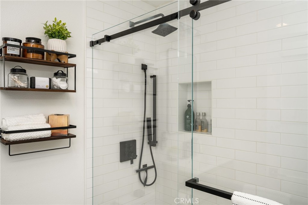 2120 N Greenbrier Road